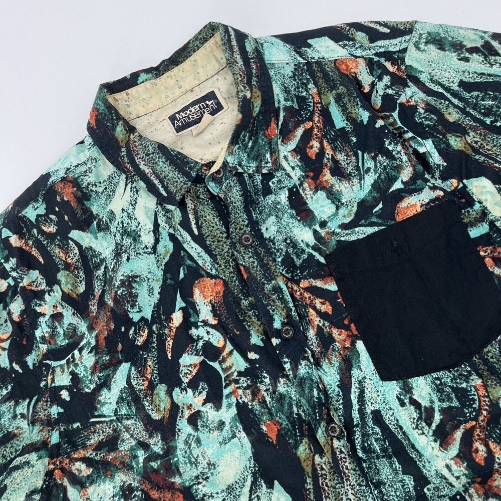 Modern Amusement L Men's Blue Black Patterned Button Down Short Sleeved Shirt
